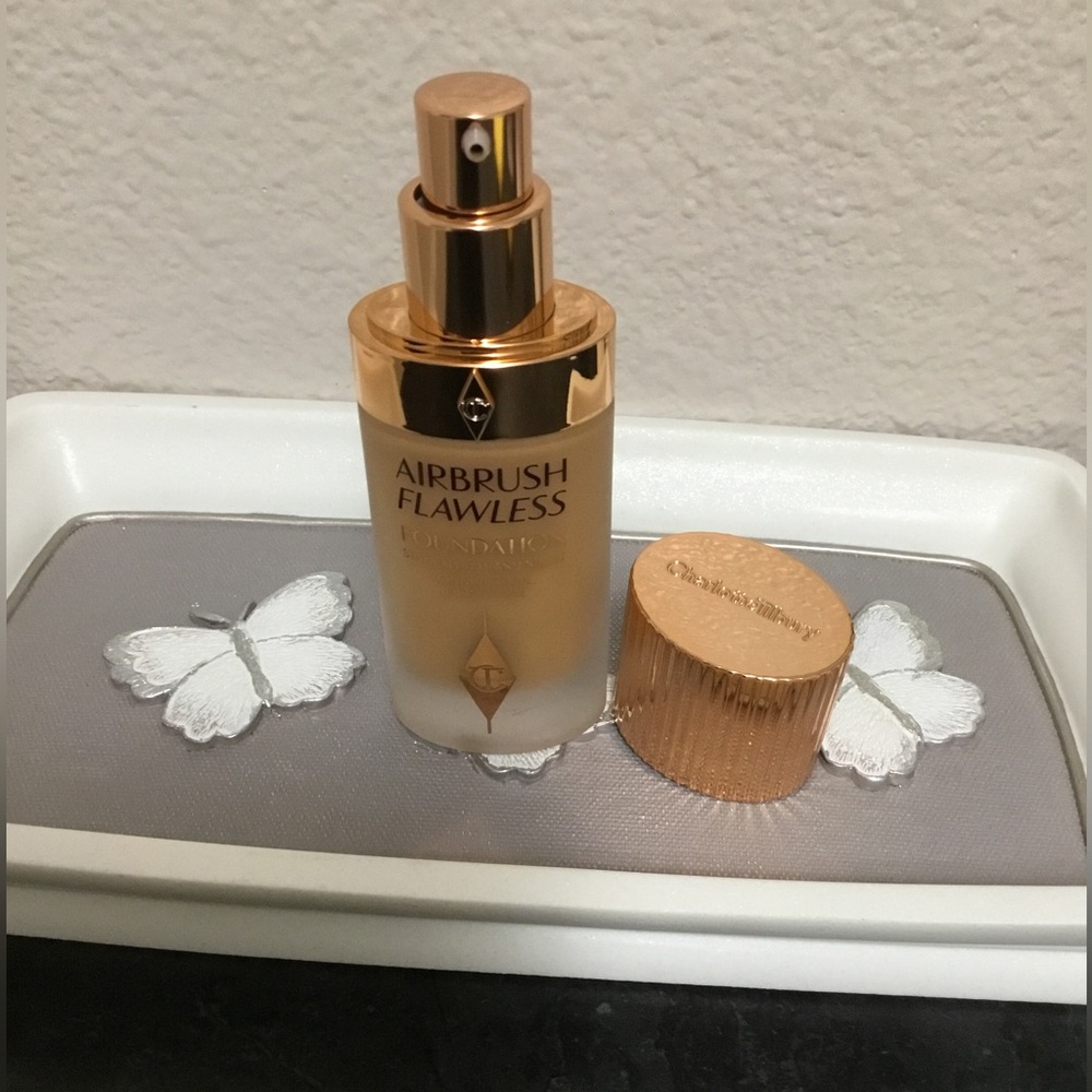 CHARLOTTE TILBURY.